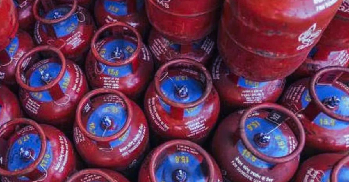 Cost of Commercial LPG Cylinders Rises Again Several Cities